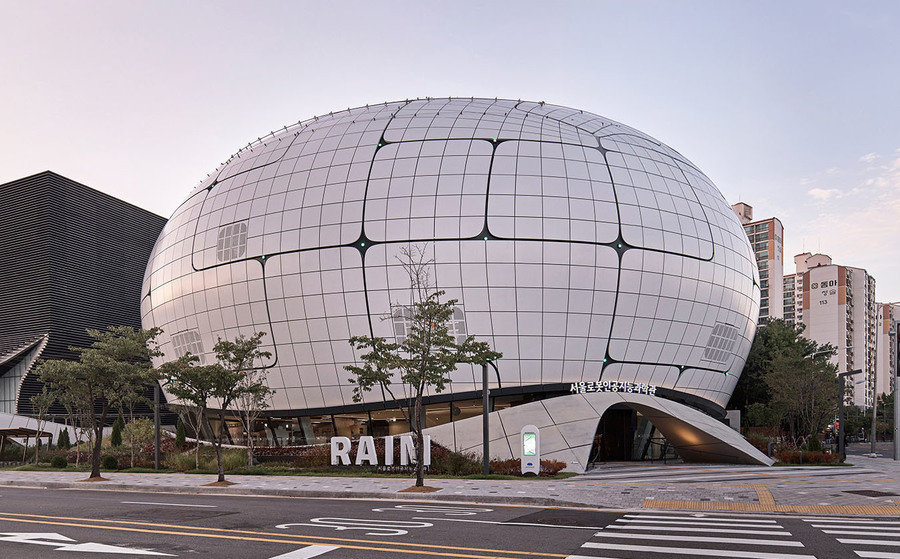 8. robot  ai museum raim designed by melike altinisik architects maa. photo credit  namsun lee. 900 103x0x1355x841 q85